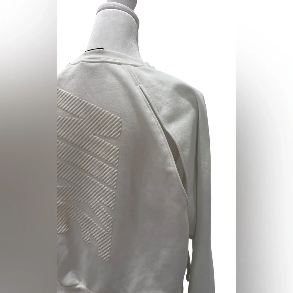 Nike women Dri-FIT Versa cropped cutout back sweatshirt embossed logo Size S - Picture 4 of 9